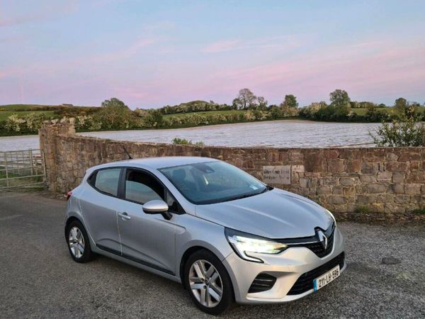 Renault Clio Hatchback, Petrol, 2021, Grey