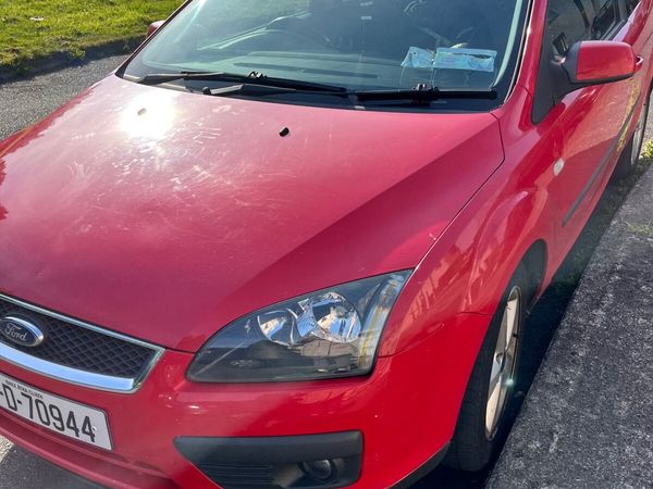 Ford Focus Hatchback, Petrol, 2007, Red