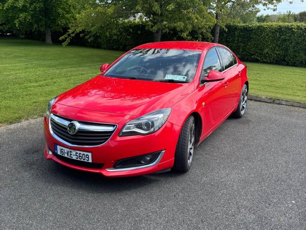 Vauxhall Insignia Hatchback, Diesel, 2016, Red