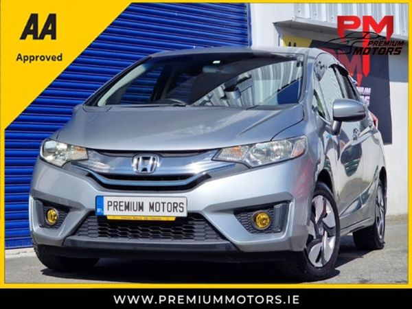 Honda Fit Hatchback, Petrol, 2014, Silver