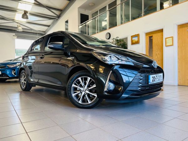 Toyota Yaris MPV, Petrol Hybrid, 2020, Black