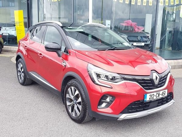 Renault Captur Hatchback, Petrol Plug-in Hybrid, 2021, Red