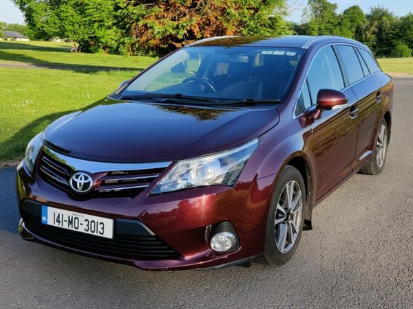 Toyota Avensis Estate, Diesel, 2014, Red