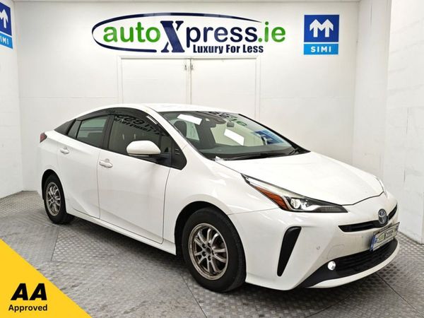 Toyota Prius Hatchback, Hybrid, 2021, White