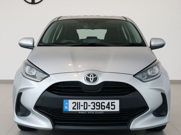 Toyota Yaris Hatchback, Petrol, 2021, Silver