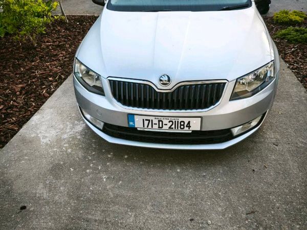 Skoda Octavia Saloon, Diesel, 2017, Grey