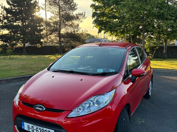 Ford Fiesta Hatchback, Petrol, 2011, Red