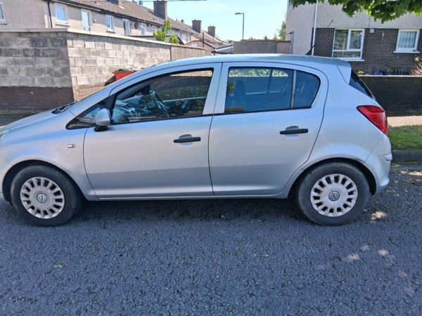 Opel Corsa Hatchback, Petrol, 2013, Silver