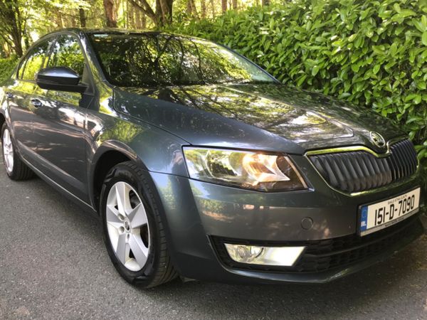 Skoda Octavia Saloon, Petrol, 2015, Grey