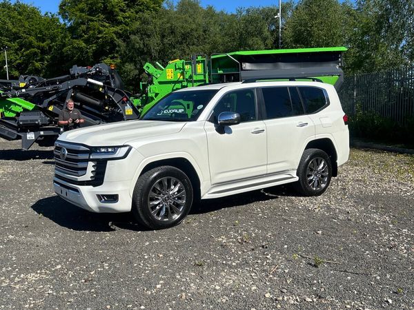 Toyota Land Cruiser SUV, Unknown, 2025, White
