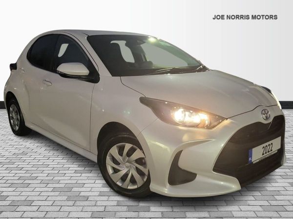 Toyota Yaris Hatchback, Petrol, 2022, White