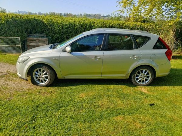 Kia Ceed Estate, Diesel, 2010, Silver