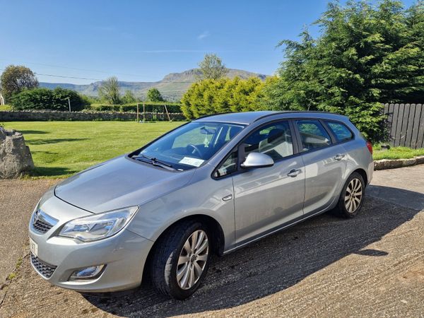 Opel Astra MPV, Diesel, 2012, Silver