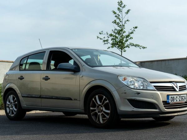 Vauxhall Astra Hatchback, Petrol, 2008, Beige