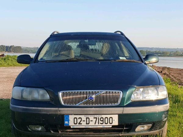 Volvo V70 Estate, Petrol, 2002, Green