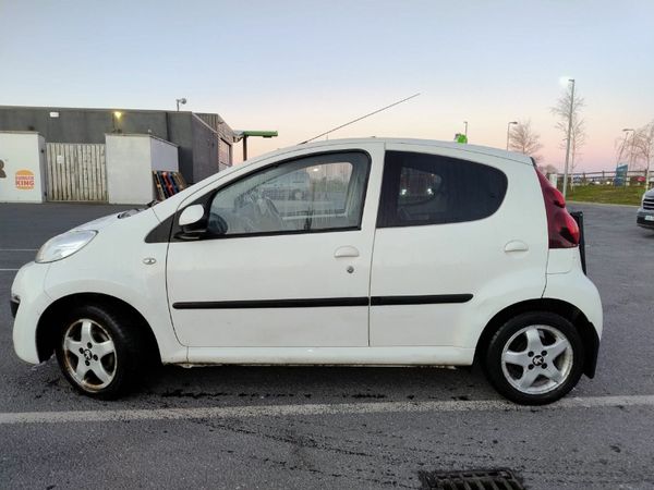 Peugeot 107 Hatchback, Petrol, 2014, White