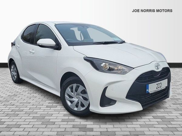 Toyota Yaris Hatchback, Petrol, 2021, White
