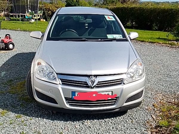 Vauxhall Astra Hatchback, Diesel, 2009, Silver