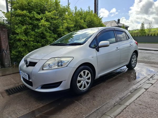 Toyota Auris Hatchback, Petrol, 2007, Silver