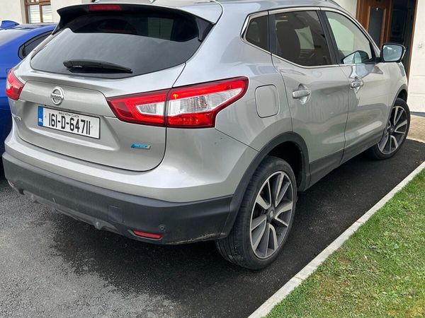 Nissan Qashqai Hatchback, Diesel, 2016, Silver