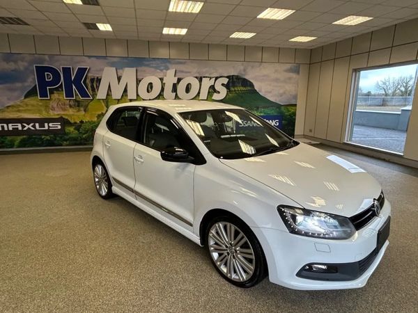Volkswagen Polo Hatchback, Petrol, 2015, White