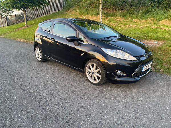 Ford Fiesta Hatchback, Diesel, 2012, Black