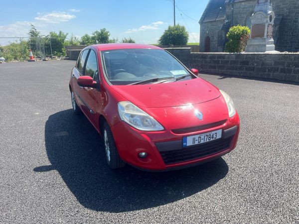 Renault Clio Hatchback, Ethanol Petrol, 2011, Red