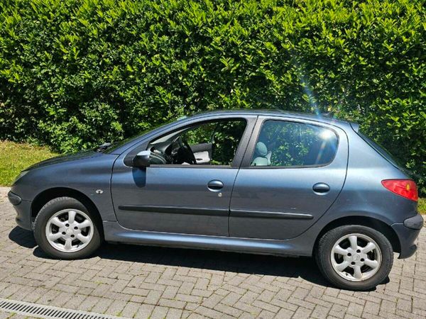 Peugeot 206 Hatchback, Petrol, 2006, Grey