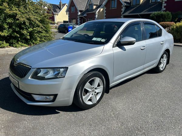 Skoda Octavia Saloon, Diesel, 2014, Silver
