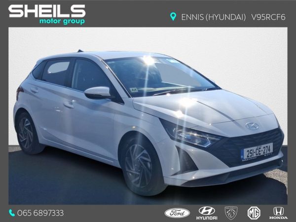 Hyundai i20 Hatchback, Petrol, 2025, White