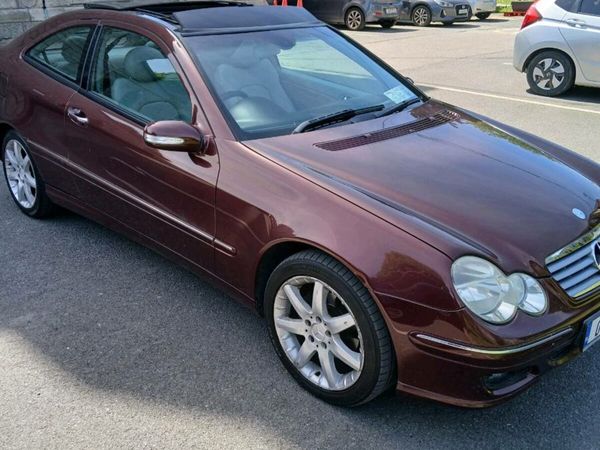 Mercedes-Benz C-Class Coupe, Petrol, 2006, Red
