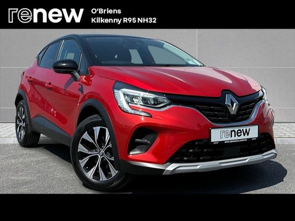 Renault Captur Hatchback, Petrol, 2023, Red