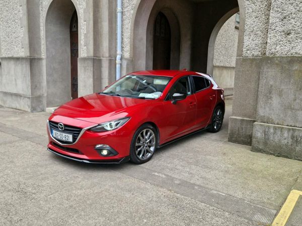 Mazda Mazda3 Hatchback, Petrol, 2016, Red