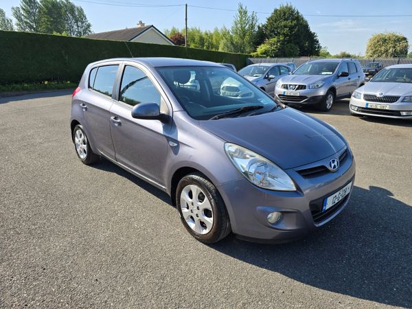 Hyundai i20 Hatchback, Petrol, 2012, Grey
