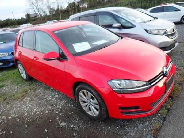 Volkswagen Golf Hatchback, Petrol, 2015, Red