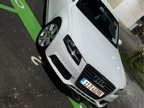 Audi A4 Saloon, Diesel, 2011, White