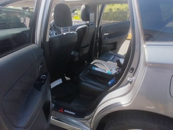 Mitsubishi Outlander SUV, Petrol Plug-in Hybrid, 2016, Grey