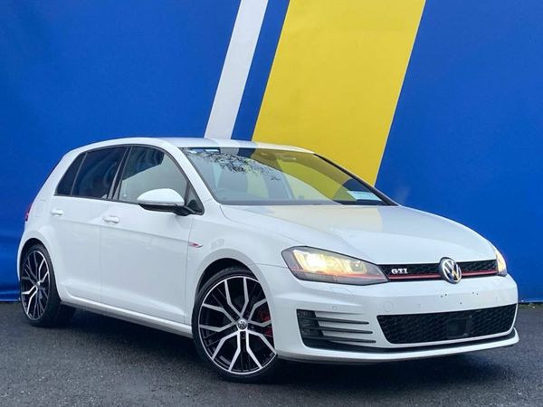 Volkswagen Golf Hatchback, Petrol, 2017, White
