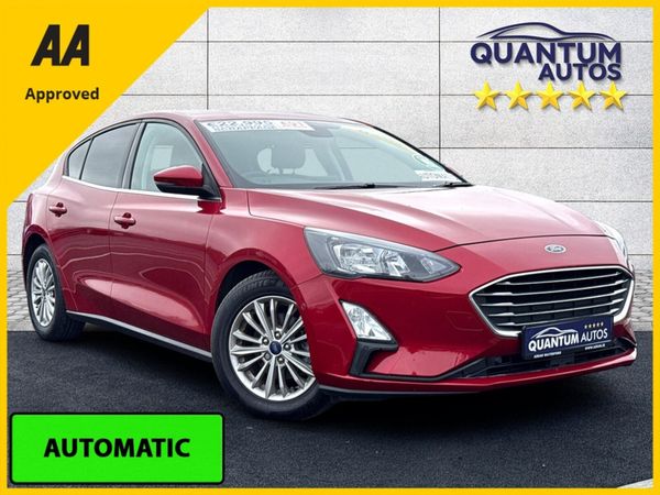 Ford Focus Hatchback, Petrol, 2022, Red