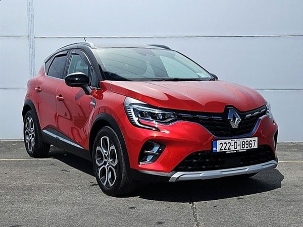Renault Captur Hatchback, Petrol, 2022, Red