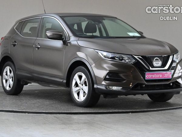 Nissan Qashqai Crossover, Petrol, 2017, Gold