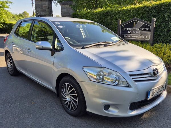 Toyota Auris Hatchback, Diesel, 2010, Silver