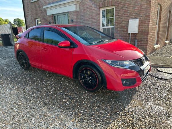 Honda Civic Hatchback, Diesel, 2015, Red