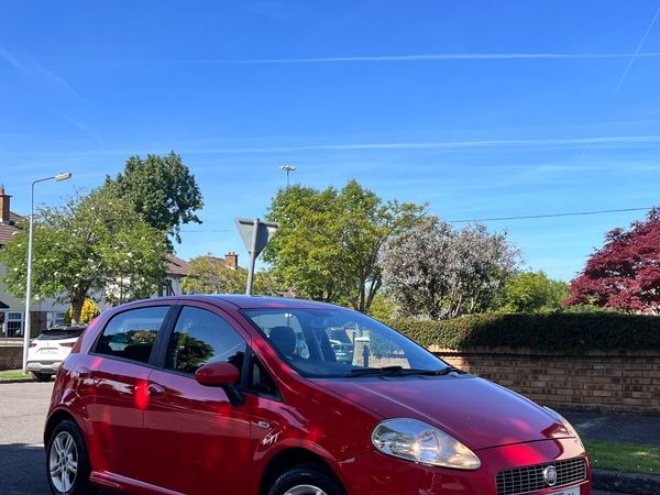 Fiat Punto Hatchback, Petrol, 2009, Red