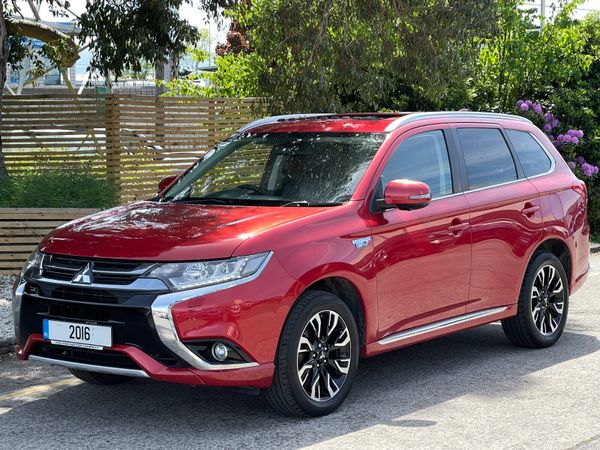 Mitsubishi Outlander SUV, Petrol Plug-in Hybrid, 2016, Red
