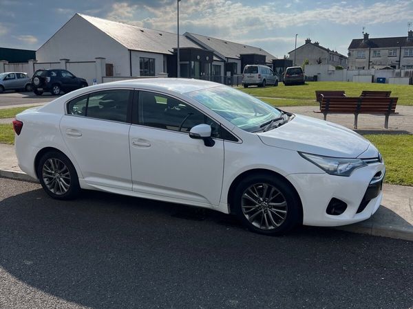 Toyota Avensis Saloon, Diesel, 2016, White