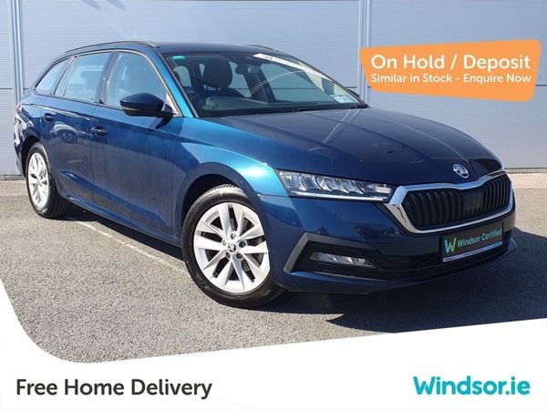 Skoda Octavia Estate, Petrol, 2022, Blue
