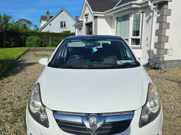 Vauxhall Corsa Hatchback, Diesel, 2010, White
