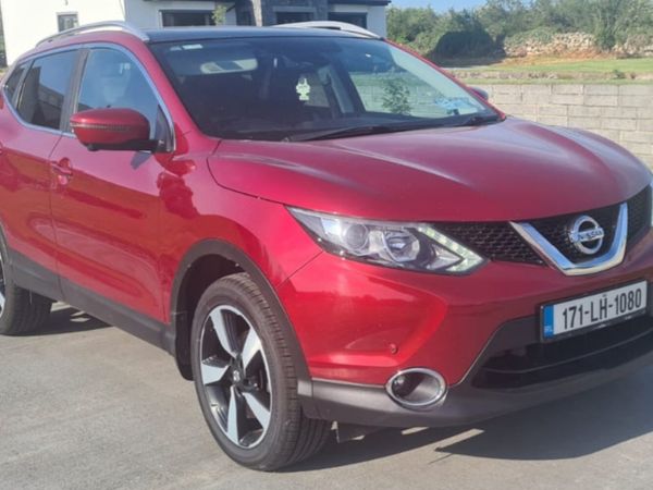 Nissan Qashqai SUV, Diesel, 2017, Red