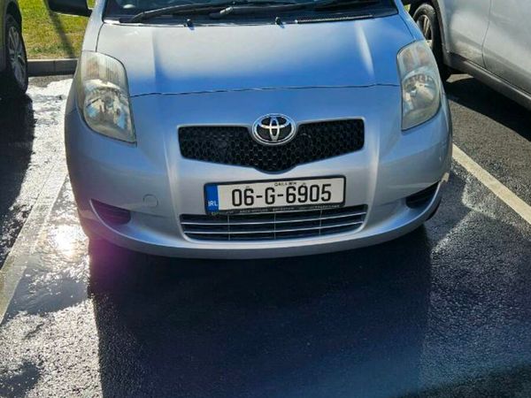Toyota Yaris Hatchback, Petrol, 2006, Silver